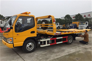 甘德哪里有拖车服务